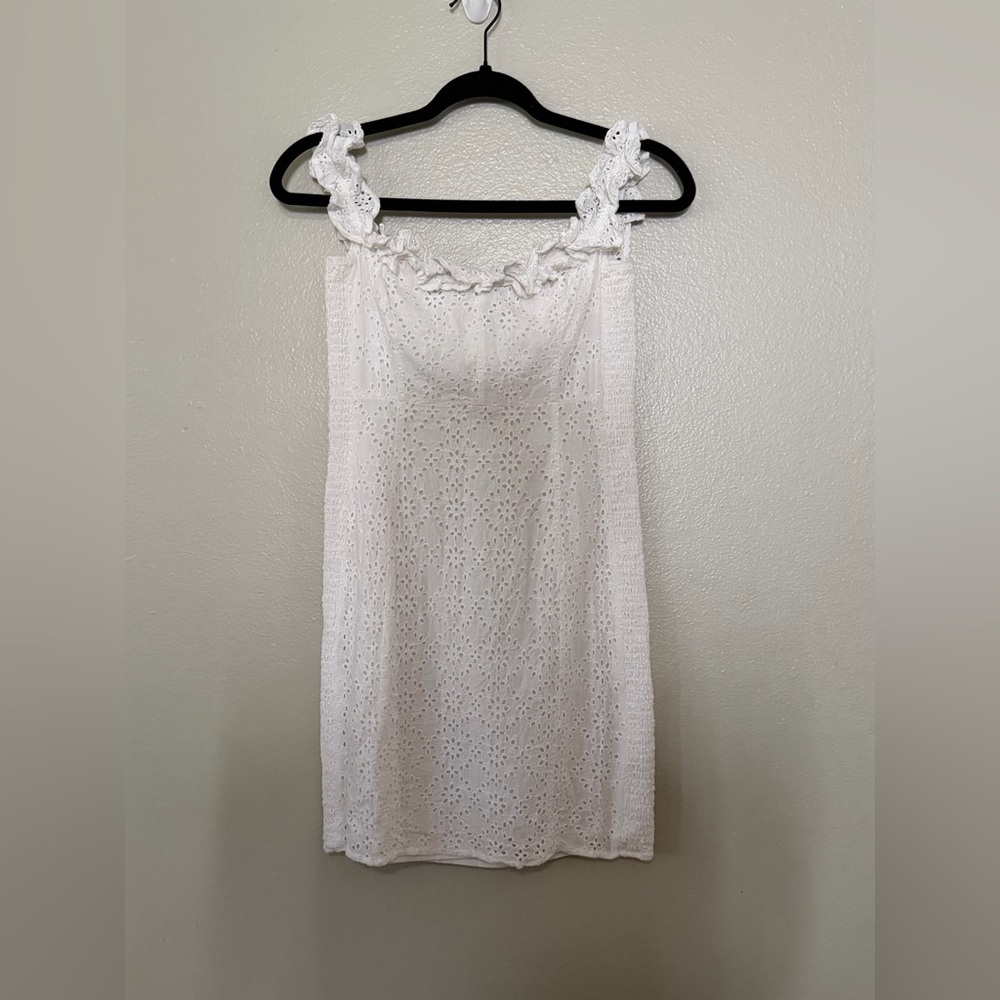 ASTR The Label White Eyelet Mini Dress Medium Bridal Graduation Ruffle Smocked